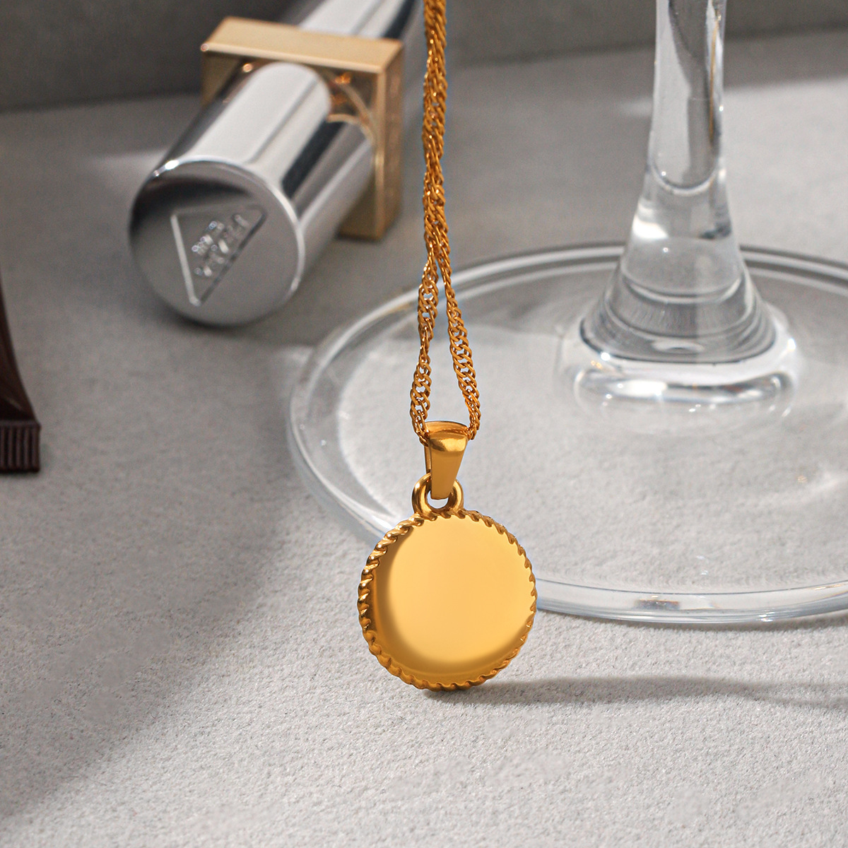 French vintage necklace, niche - Vintage Fashion Instagram 评论和价格